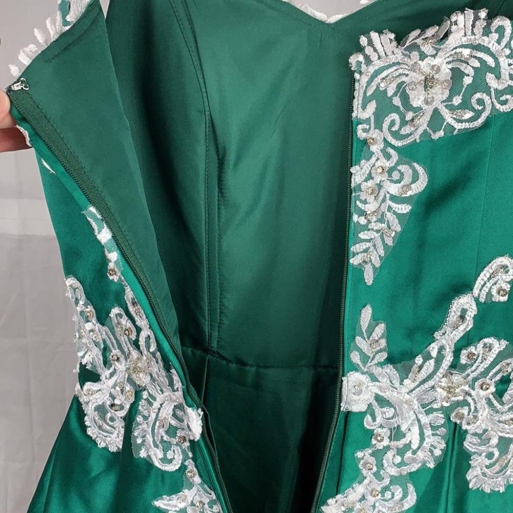 VTG Green Short High Lo Asymmetrical Embroidered Retro Formal Dress Gown - Picture 8 of 11